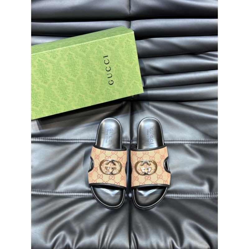 G*u*i slippers